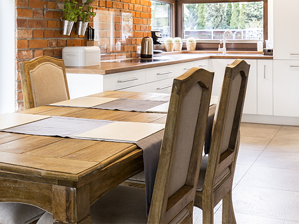 Sala da pranzo della casa vacanza Laurentino, ideale per soggiorni di lavoro e turistici