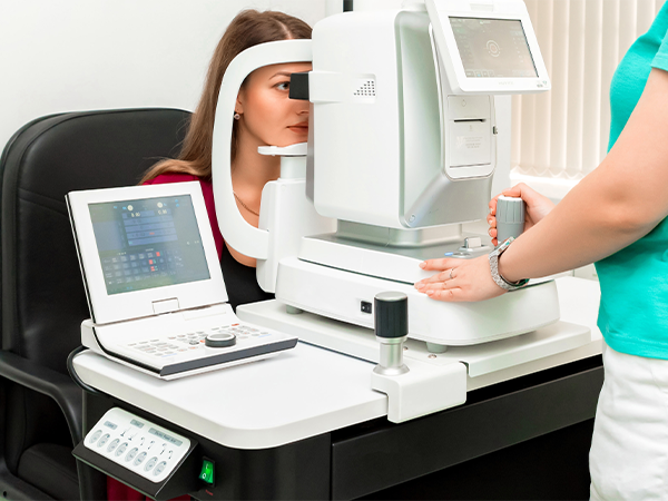 apparecchi tecnologici per una visita della vista accurata e approfondita