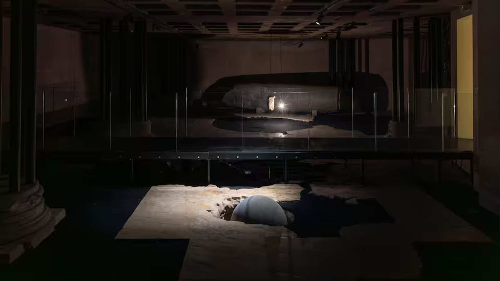 Dettaglio di opera contemporanea all interno della Roma segreta