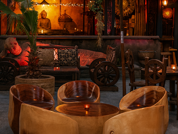 caratteristico pub ristorante buddha smile